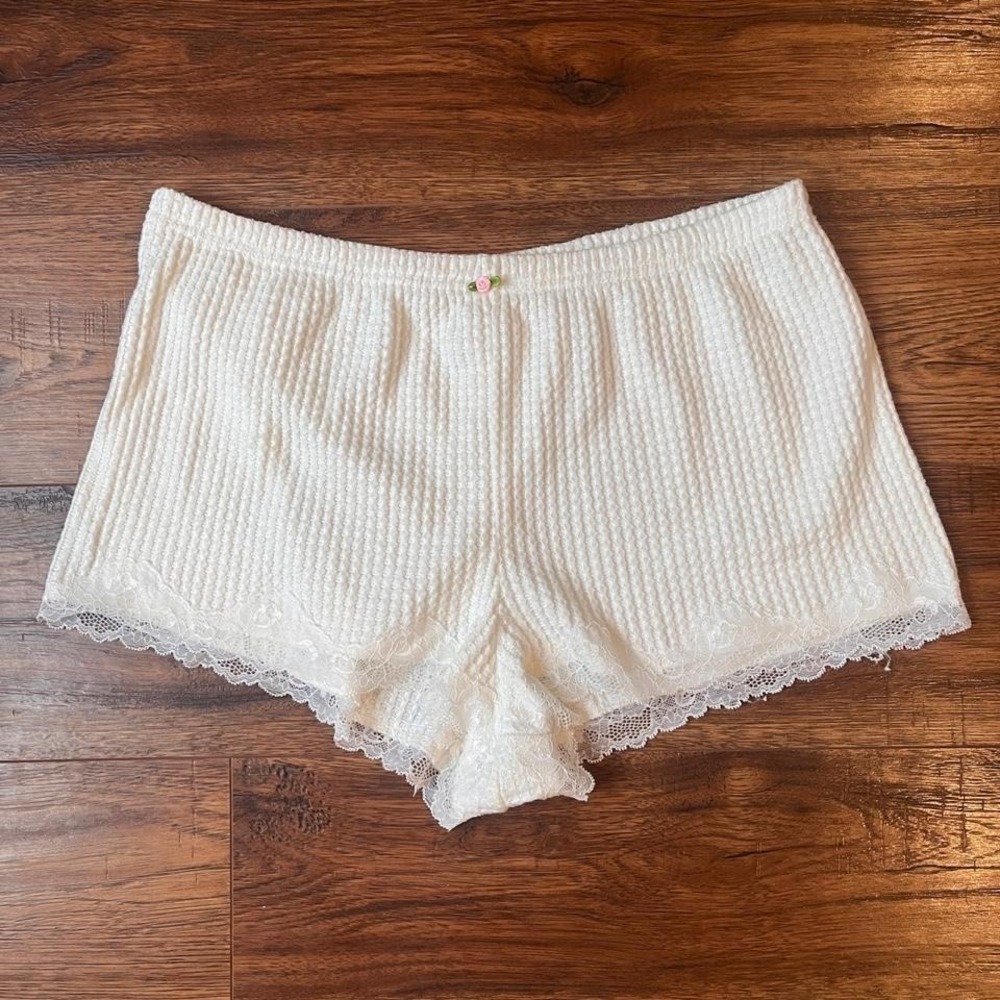 Laura Ashley Cream nit Lace Rose Shorts Coquette Cottagecore Soft Girl Women M
